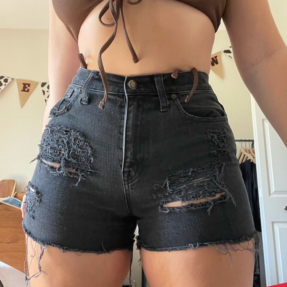 distressed stretchy madewell denim shorts!